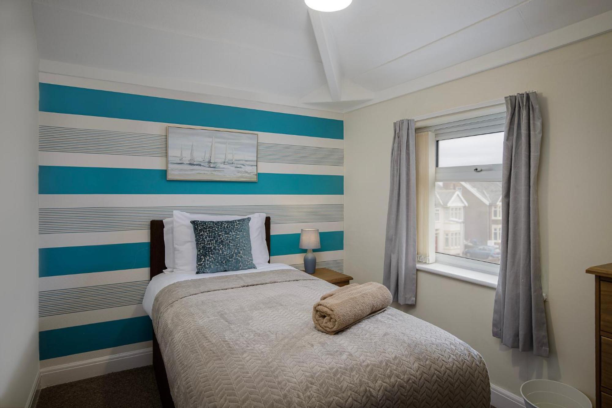 Arnside - Spacious 10-Bedroom Seaside Cottage Blackpool Exteriör bild