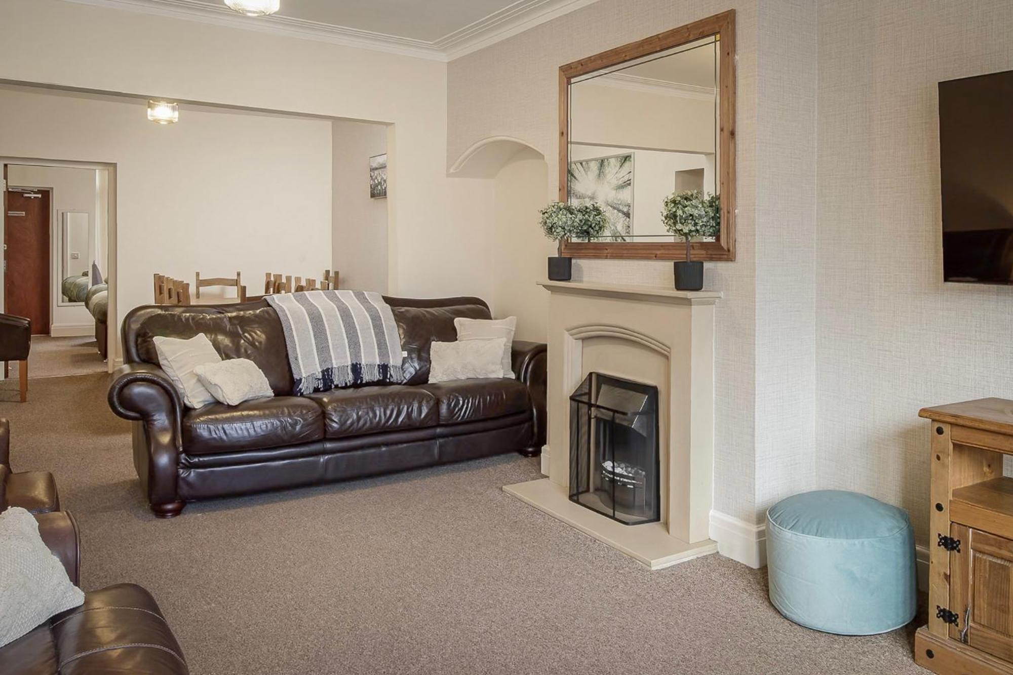 Arnside - Spacious 10-Bedroom Seaside Cottage Blackpool Exteriör bild