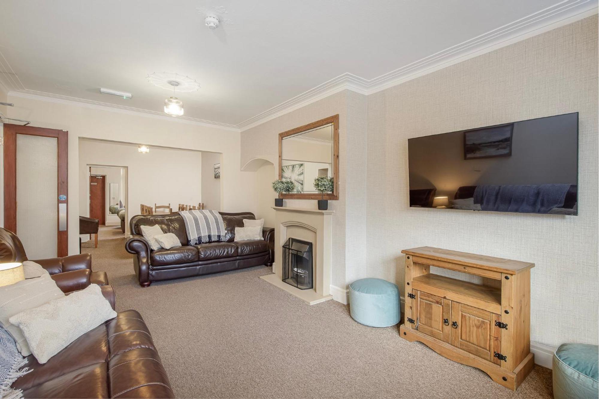Arnside - Spacious 10-Bedroom Seaside Cottage Blackpool Exteriör bild