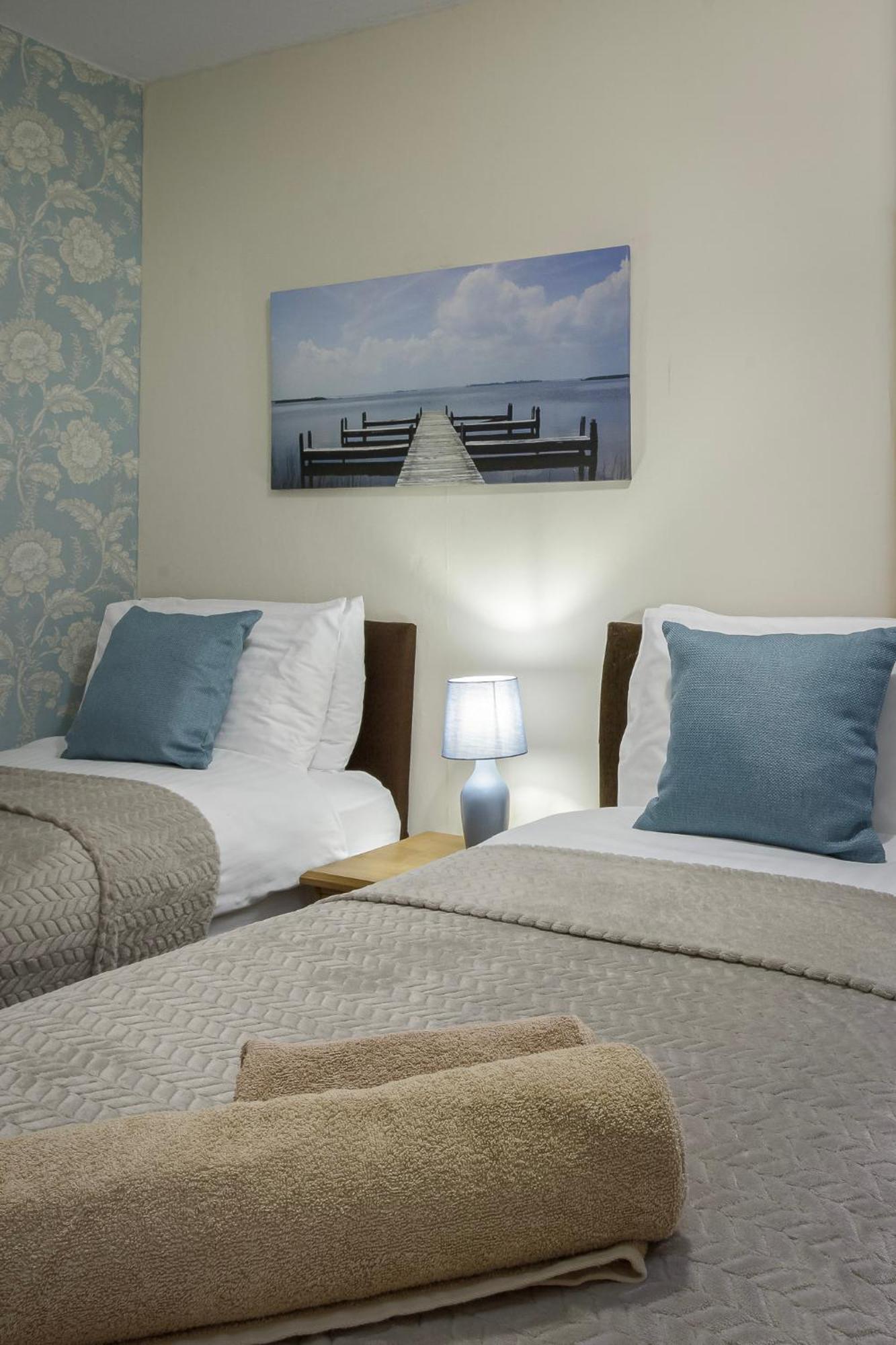 Arnside - Spacious 10-Bedroom Seaside Cottage Blackpool Exteriör bild
