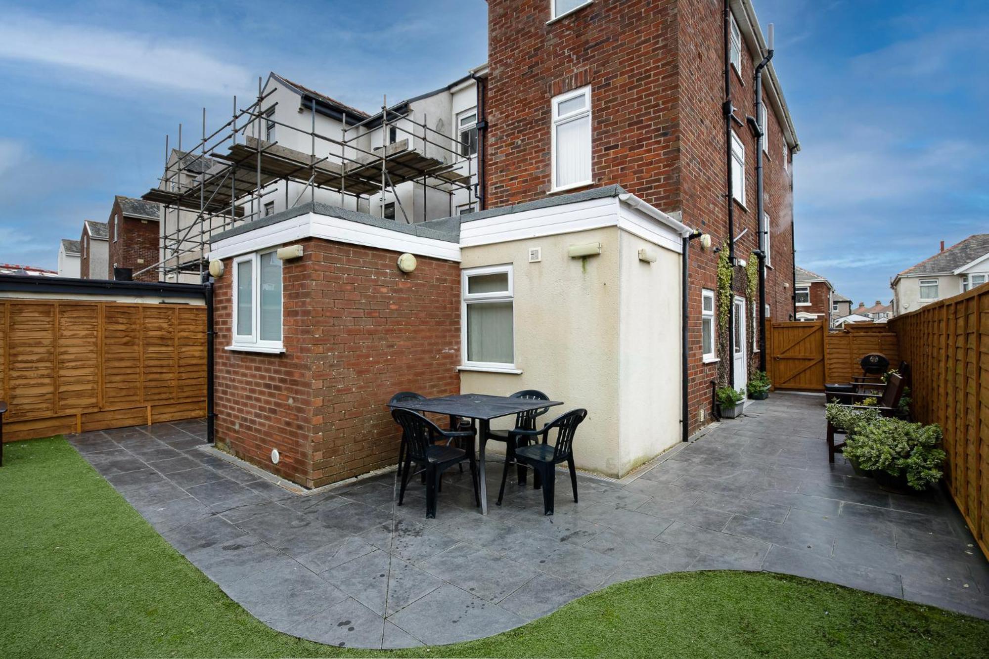 Arnside - Spacious 10-Bedroom Seaside Cottage Blackpool Exteriör bild