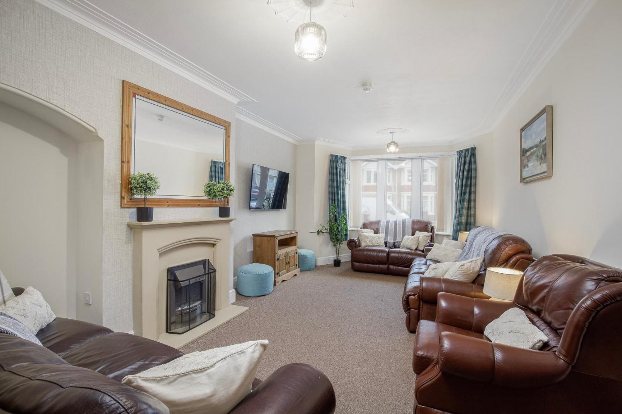 Arnside - Spacious 10-Bedroom Seaside Cottage Blackpool Exteriör bild