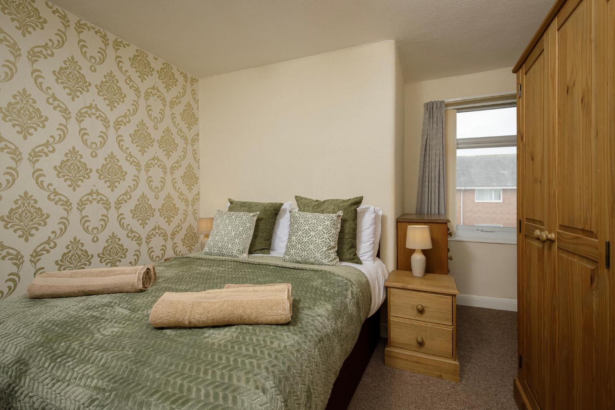 Arnside - Spacious 10-Bedroom Seaside Cottage Blackpool Exteriör bild