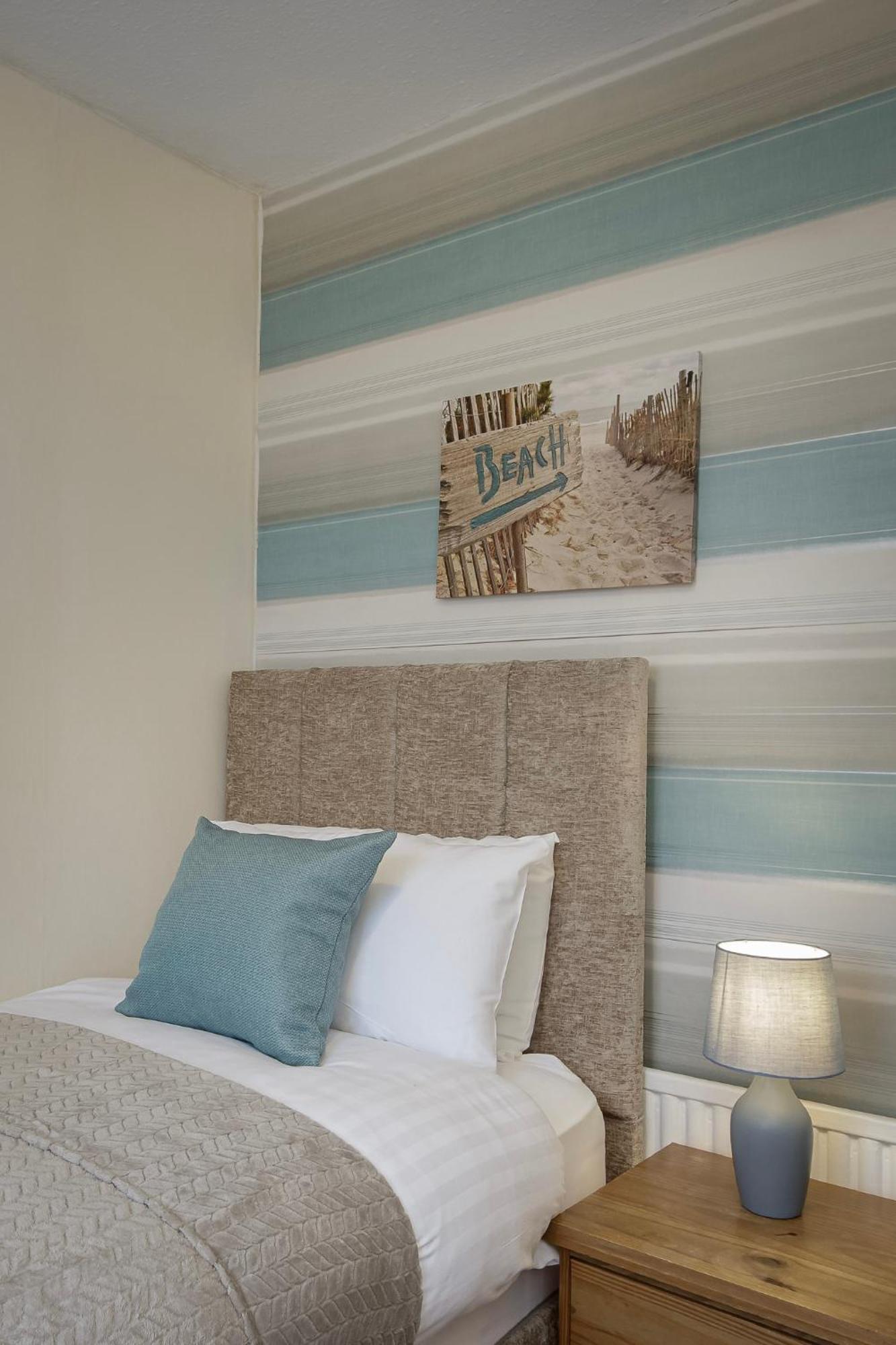 Arnside - Spacious 10-Bedroom Seaside Cottage Blackpool Exteriör bild