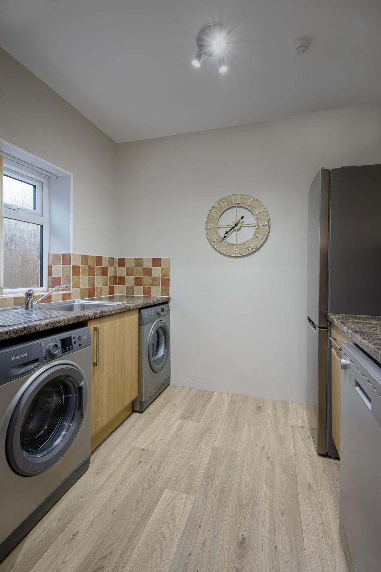 Arnside - Spacious 10-Bedroom Seaside Cottage Blackpool Exteriör bild
